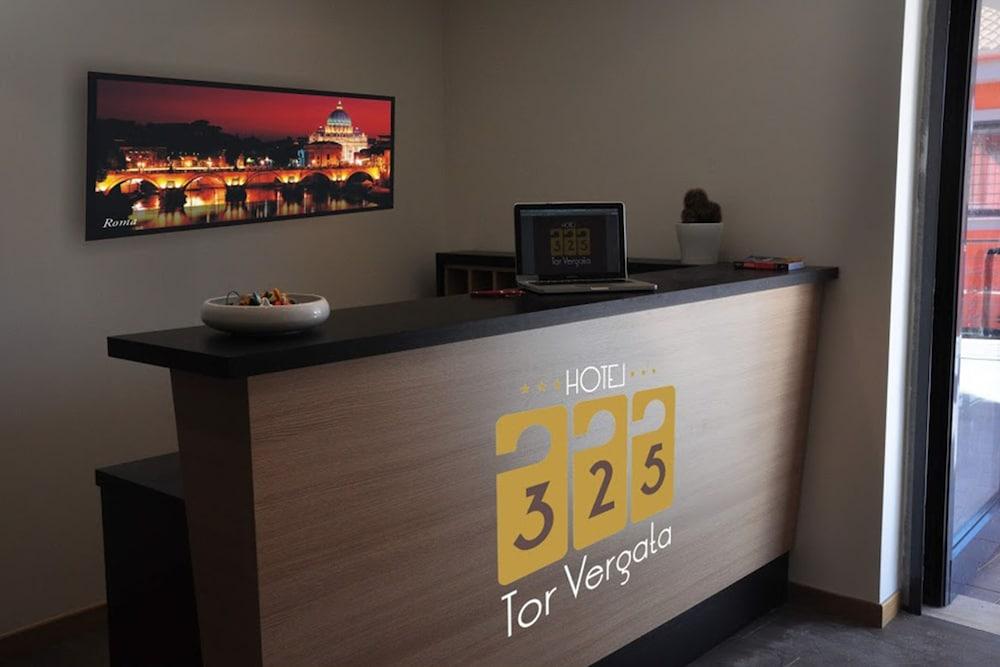Hotel 325 Tor Vergata Рим Екстер'єр фото