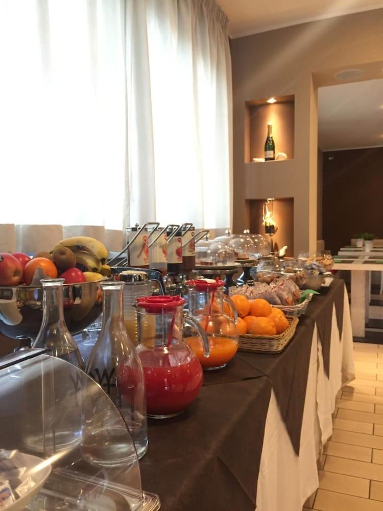 Hotel 325 Tor Vergata Рим Екстер'єр фото