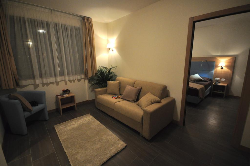 Hotel 325 Tor Vergata Рим Екстер'єр фото